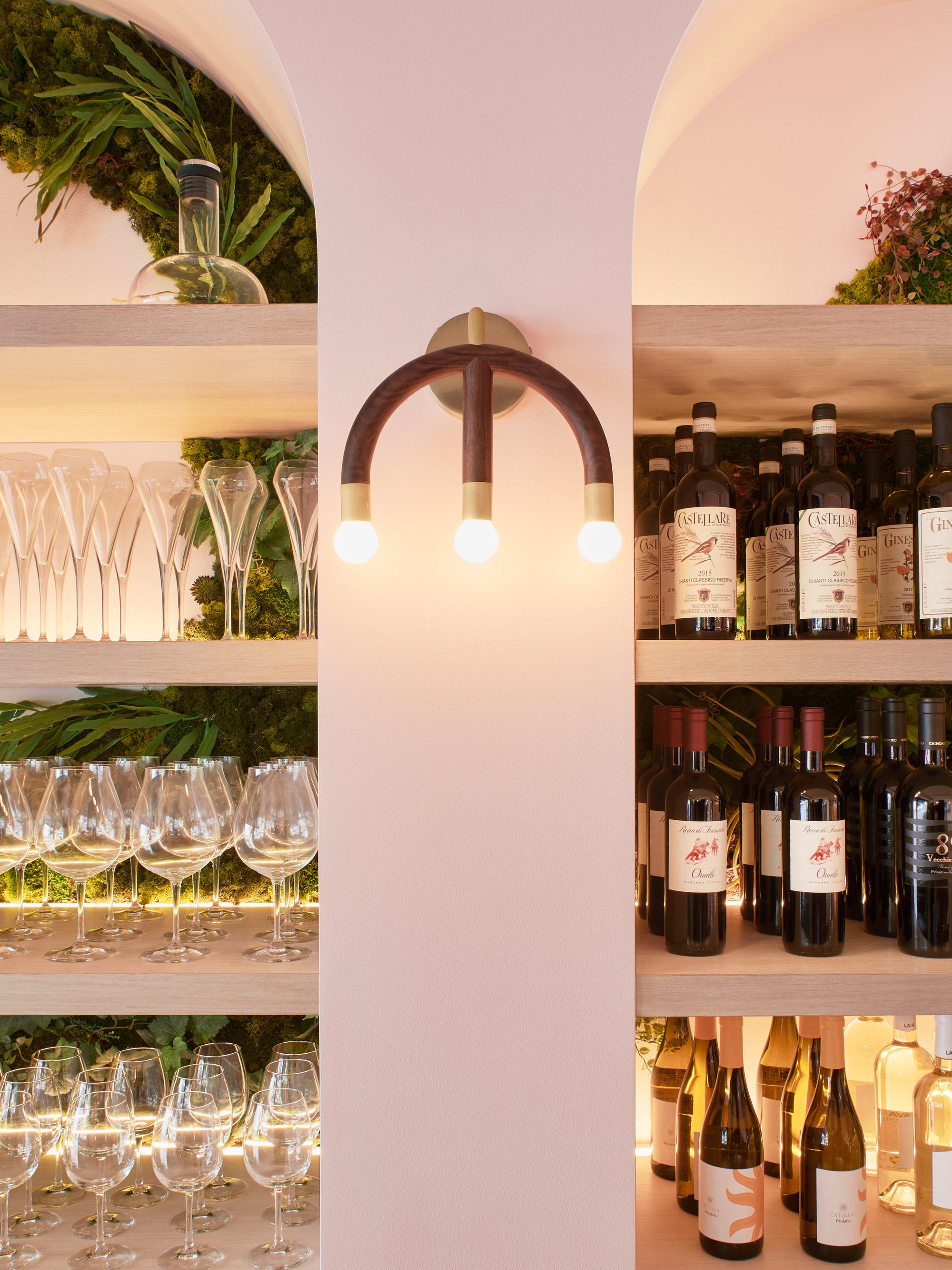 WALL MOUNT LIGHT CROWN