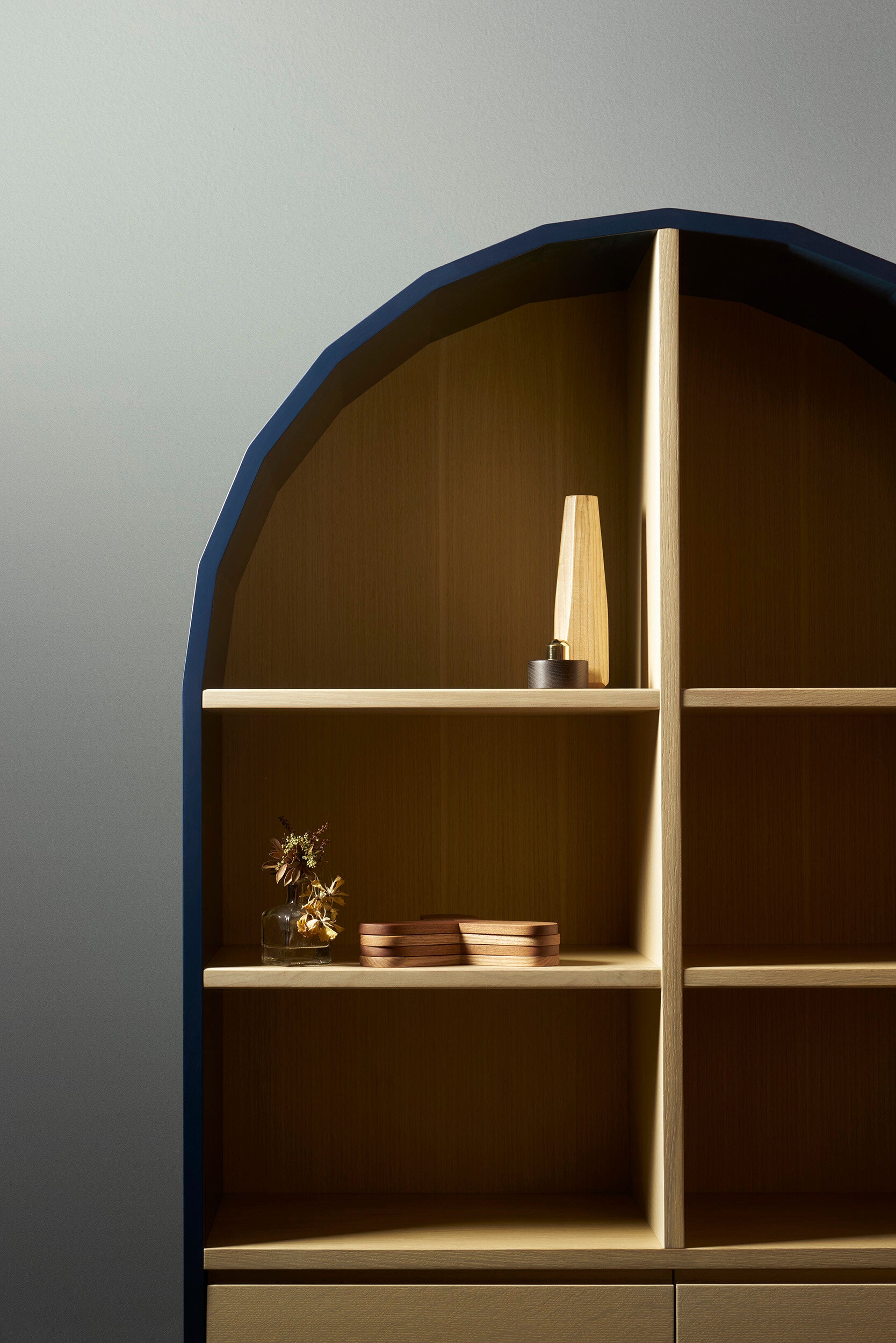 STANDING CABINET WITH DRAWER “POLYNET“