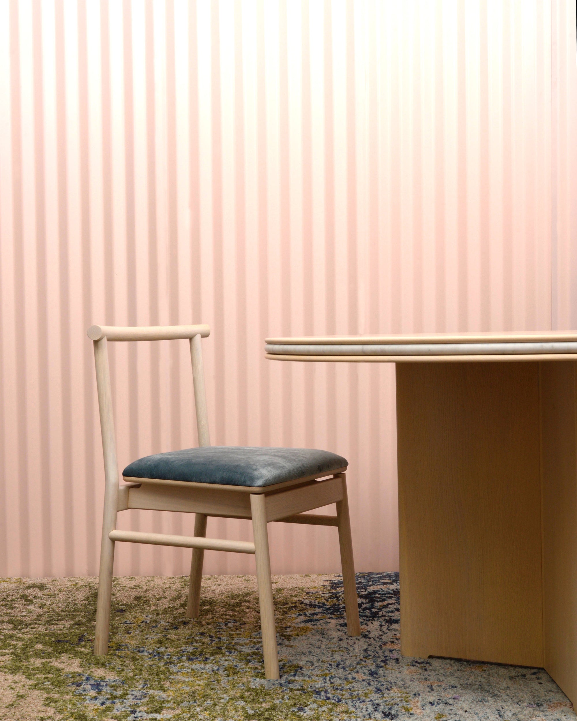 Round Dining Table SMORE